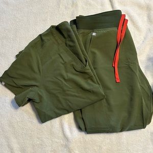 Figs women’s scrub set, technical collection, size large